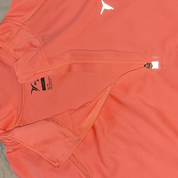 Old Navy Long Sleeve Active Wear Top - Picture 4 of 10